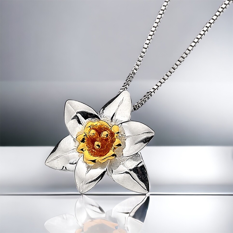 Sterling Silver Welsh Daffodil pendant necklace. 
