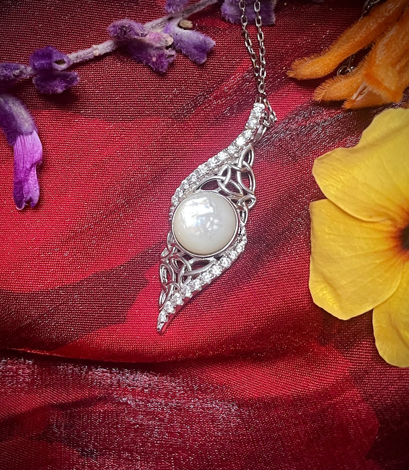 Arian Mother of Pearl Twisted Trinity - Large